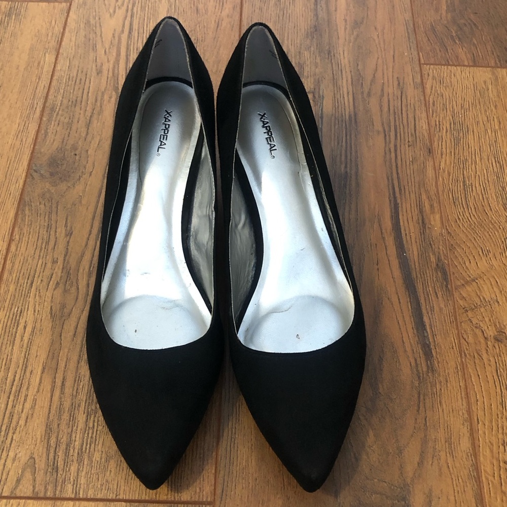 Xappeal Women's Black Kitten Heels Size 11